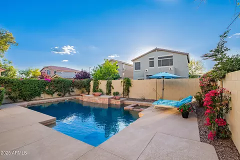 Exterior - 4038 E Wagon Cir, Gilbert, AZ 85297 photo 6 of 12