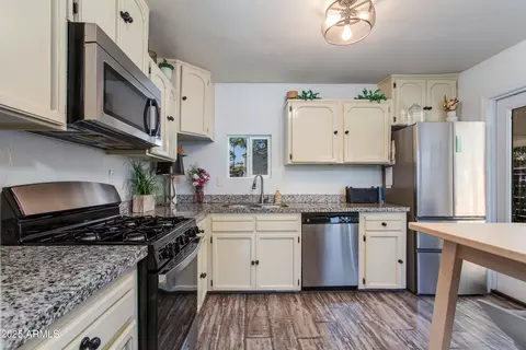 2024 E Yale St, Phoenix, AZ 85006 photo 8