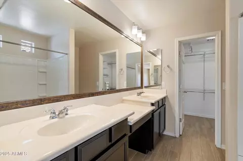 Bath - 737 E Harwell Rd, Phoenix, AZ 85042 photo 1 of 2