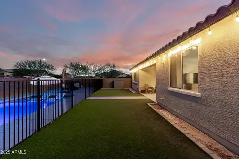 Exterior - 7829 W Warner St, Phoenix, AZ 85043 photo 14 of 17