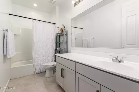 Bath - 7829 W Warner St, Phoenix, AZ 85043 photo 3 of 4