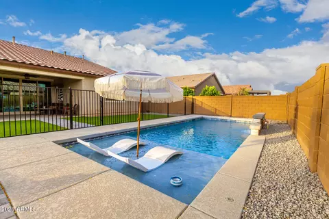 Exterior - 7829 W Warner St, Phoenix, AZ 85043 photo 4 of 17