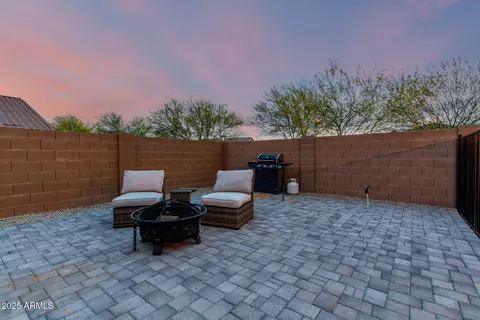 Exterior - 7829 W Warner St, Phoenix, AZ 85043 photo 13 of 17