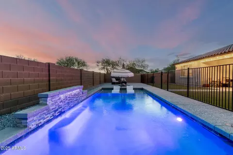Exterior - 7829 W Warner St, Phoenix, AZ 85043 photo 9 of 17