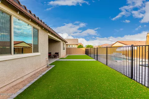 Exterior - 7829 W Warner St, Phoenix, AZ 85043 photo 5 of 17