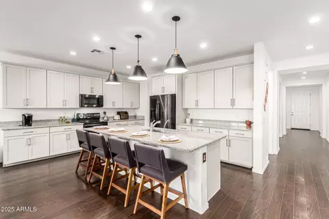 Kitchen - 7829 W Warner St, Phoenix, AZ 85043 photo 1 of 5