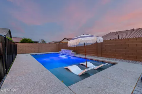 Exterior - 7829 W Warner St, Phoenix, AZ 85043 photo 7 of 17