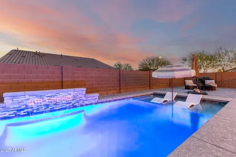 Exterior - 7829 W Warner St, Phoenix, AZ 85043 photo 12 of 17