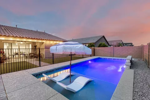 Exterior - 7829 W Warner St, Phoenix, AZ 85043 photo 11 of 17