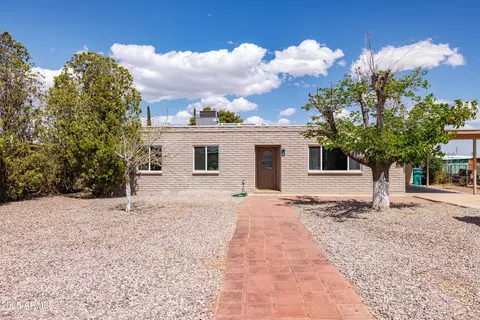 210 Dragoon St, Huachuca City, AZ 85616
