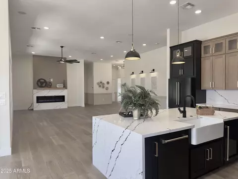 Kitchen - 6931 E Teton Cir, Mesa, AZ 85207 photo 11 of 13