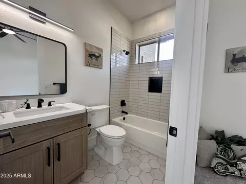 Bath - 6931 E Teton Cir, Mesa, AZ 85207 photo 5 of 7
