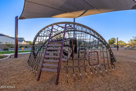 View/Area - 8138 E Jacaranda St, Mesa, AZ 85207 photo 4 of 13