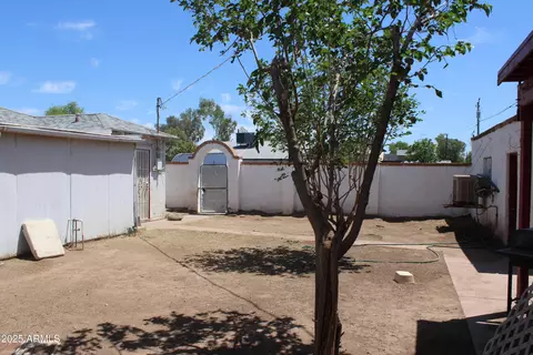 Exterior - 1367 E Clarendon Ave, Phoenix, AZ 85014 photo 2 of 3