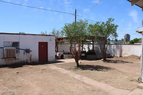 Exterior - 1367 E Clarendon Ave, Phoenix, AZ 85014 photo 3 of 3