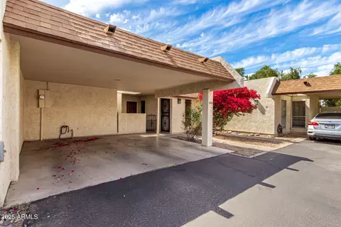 5208 S Deborah Dr, Tempe, AZ 85283 photo 2