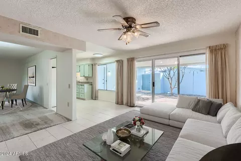 10621 W Highwood Ln, Sun City, AZ 85373