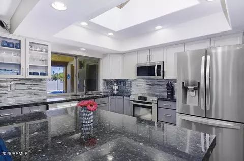 2426 E Turquoise Dr, Phoenix, AZ 85028 photo 15