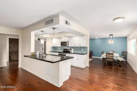 5926 S Newberry Rd, Tempe, AZ 85283