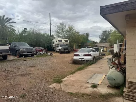 Exterior - 25 W Illini St, Phoenix, AZ 85041 photo 1 of 2