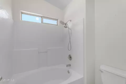 Bath - 2028 W Alice Ave, Phoenix, AZ 85021 photo 2 of 3