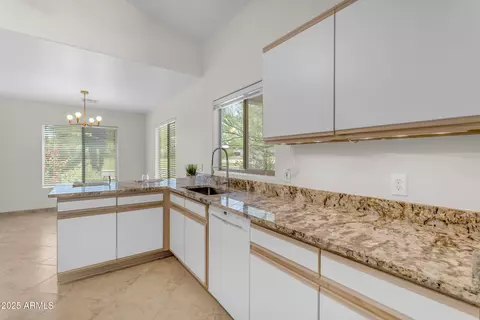 Kitchen - 2028 W Alice Ave, Phoenix, AZ 85021 photo 3 of 4