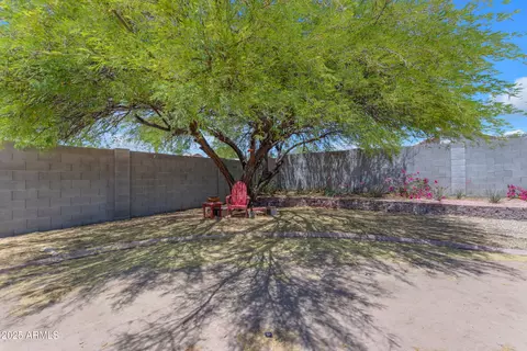 Exterior - 2028 W Alice Ave, Phoenix, AZ 85021 photo 7 of 8