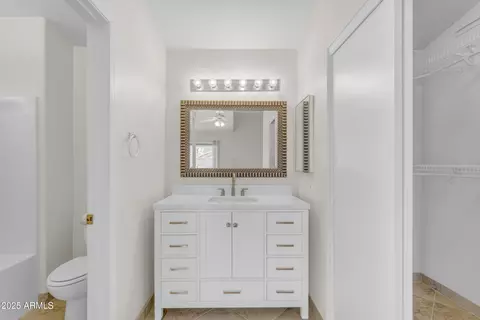 Bath - 2028 W Alice Ave, Phoenix, AZ 85021 photo 1 of 3