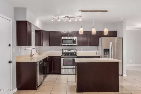 1002 W Villa Rita Dr, Phoenix, AZ 85023