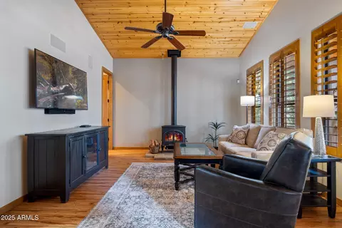 Living - 5092 Tosca Pl, Show Low, AZ 85901 photo 5 of 6