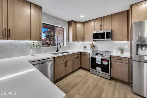 Kitchen - 6038 E Hobart St, Mesa, AZ 85205 photo 2 of 3