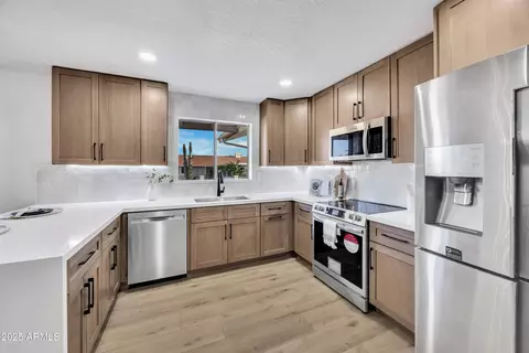 Kitchen - 6038 E Hobart St, Mesa, AZ 85205 photo 3 of 3