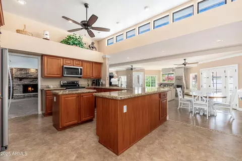Kitchen - 3951 E Sequoia Trl, Phoenix, AZ 85044 photo 2 of 6