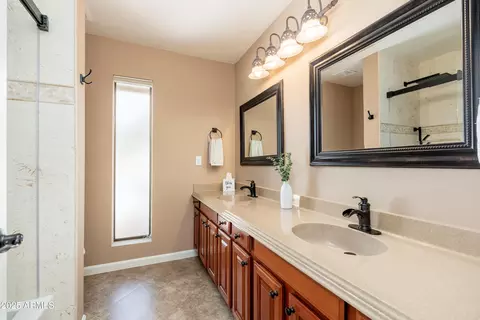 Bath - 3951 E Sequoia Trl, Phoenix, AZ 85044 photo 4 of 6