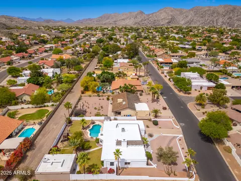 View/Area - 3951 E Sequoia Trl, Phoenix, AZ 85044 photo 3 of 9