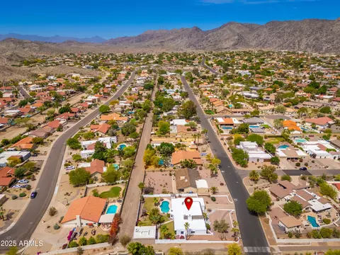 View/Area - 3951 E Sequoia Trl, Phoenix, AZ 85044 photo 7 of 9
