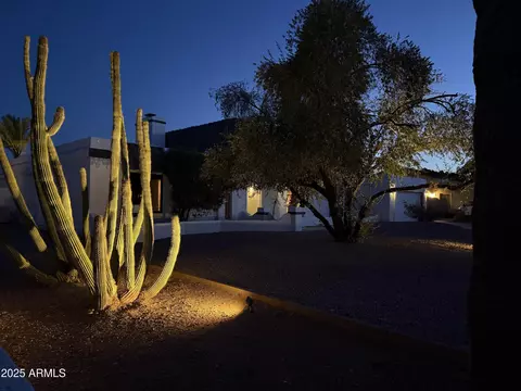 Exterior - 3951 E Sequoia Trl, Phoenix, AZ 85044 photo 9 of 15