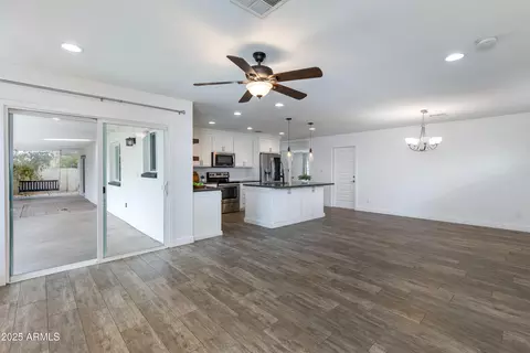 1820 W Seldon Way, Phoenix, AZ 85021 photo 9