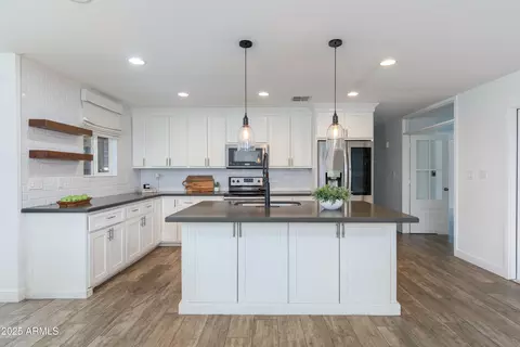 1820 W Seldon Way, Phoenix, AZ 85021