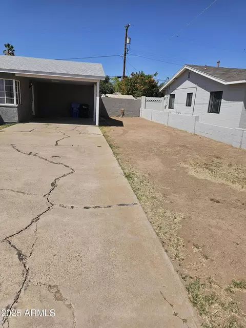 Exterior - 1630 E Catalina Dr, Phoenix, AZ 85016 photo 2 of 4