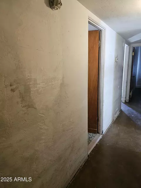 Entry Way - 1630 E Catalina Dr, Phoenix, AZ 85016 photo 2 of 2