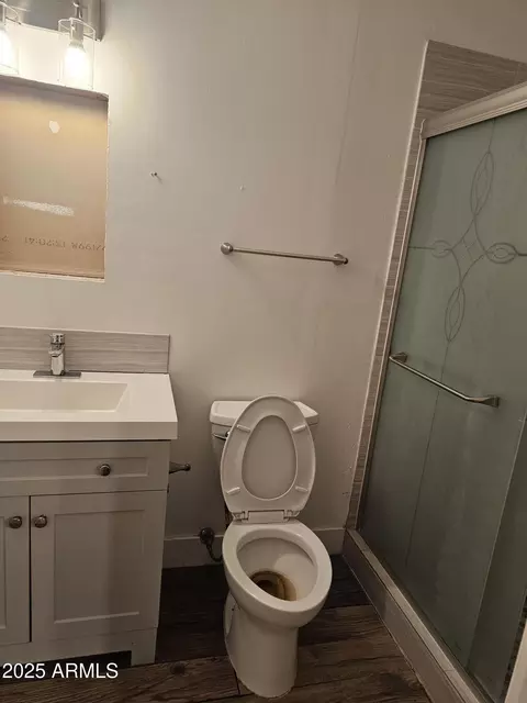 Bath - 1630 E Catalina Dr, Phoenix, AZ 85016 photo 1 of 4