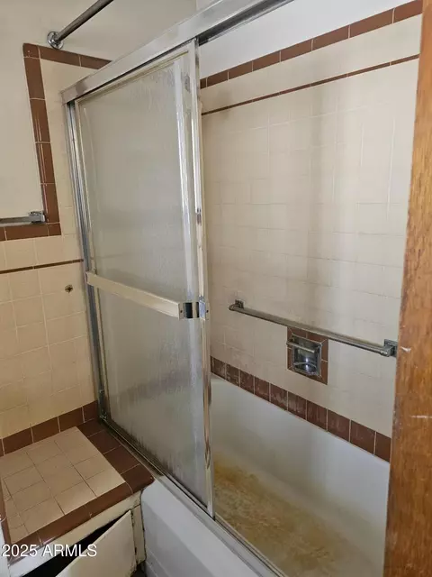 Bath - 1630 E Catalina Dr, Phoenix, AZ 85016 photo 4 of 4