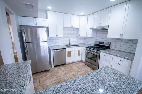 Kitchen - 5217 N 18th Dr, Phoenix, AZ 85015 photo 1 of 4