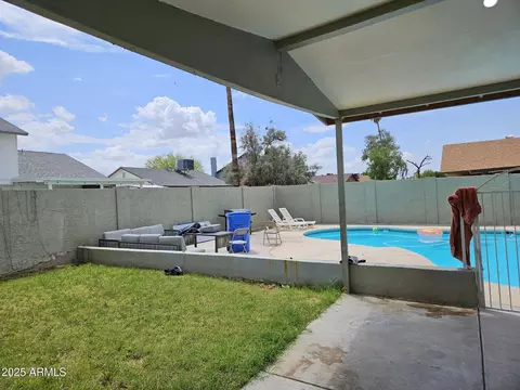 Exterior - 4507 E Saint Catherine Ave, Phoenix, AZ 85042 photo 5 of 6