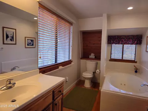 Bath - 134 E Belluzzi Blvd, Payson, AZ 85541 photo 1 of 2