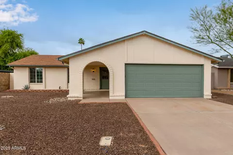 2006 N Arrowhead Dr, Chandler, AZ 85224