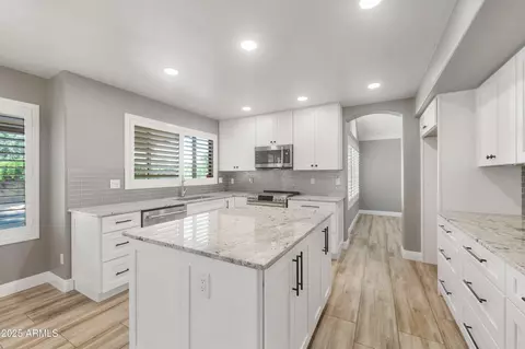 Kitchen - 4226 E Stanford Ave, Gilbert, AZ 85234 photo 2 of 4