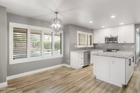 Kitchen - 4226 E Stanford Ave, Gilbert, AZ 85234 photo 4 of 4