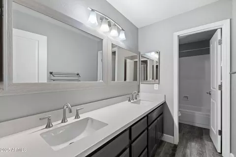 Bath - 3822 E Florian Ave, Mesa, AZ 85206 photo 3 of 4